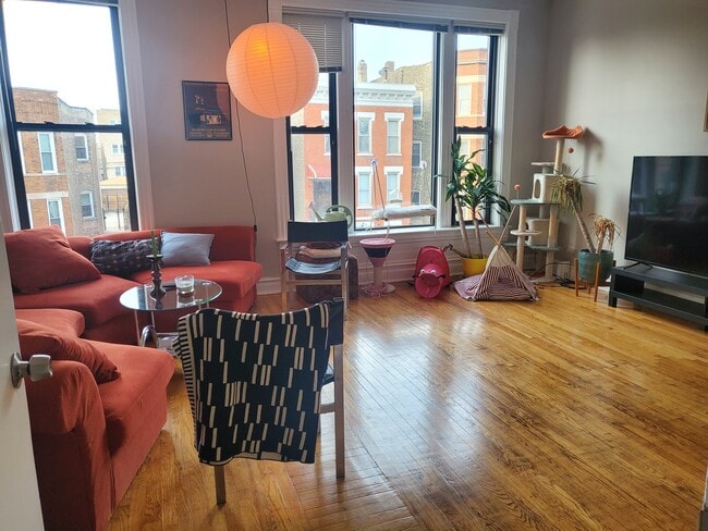 Photo - 2511 W Augusta Blvd Unidad 2F