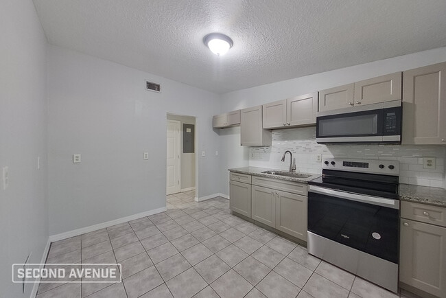 Photo - 7029 Fontainebleau Crescent