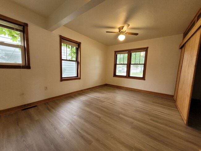 Photo - 1858 Deckner Ave