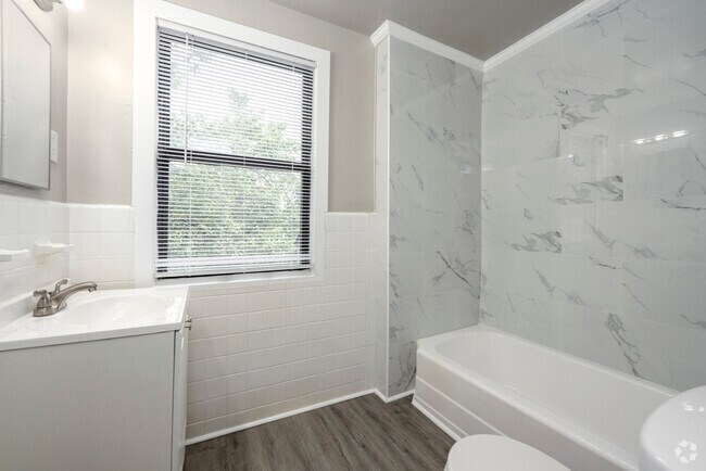1BR, 1BA – 594SF - Bathroom
