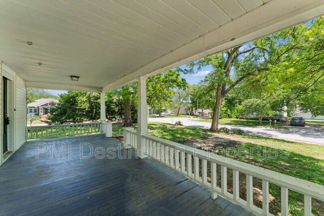 Photo - 204 Bury St