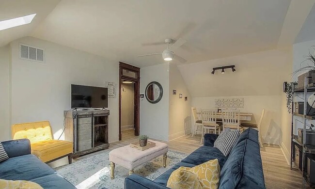 Photo - 3784 Washington St