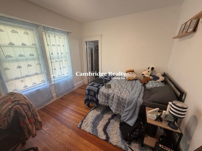 Building Photo - 100 W Adams St Unit 100