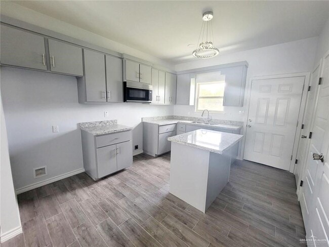 2808 Rosemary Dr Unit 3
