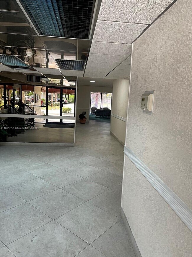 Photo - 5530 NW 44th St Unidad 103C