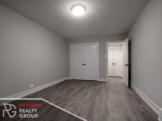 445 W Wellington Ave Unit W445-02G