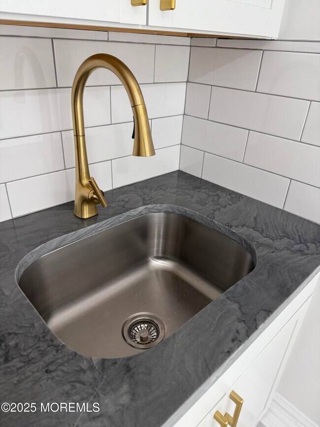 Photo - 140 Franklin Ave Unit Apt.3