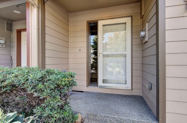 Photo - Charming 3 bd 2.5 ba Townhouse - Available...