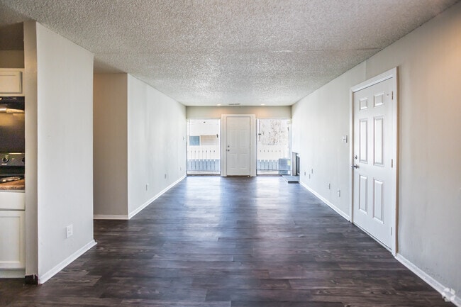 2 BR, 2 BA - 1022 SF