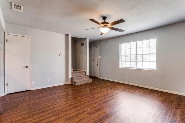Photo - 2212 Lanier Dr Unit B