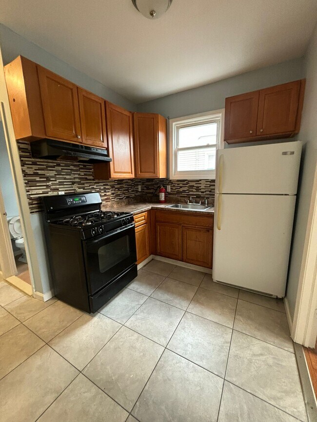 Building Photo - 480 21st St Unit 1R Rental