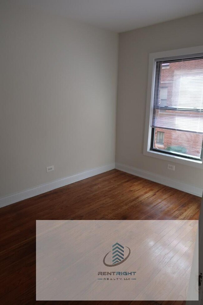 1700-1710 W Albion
