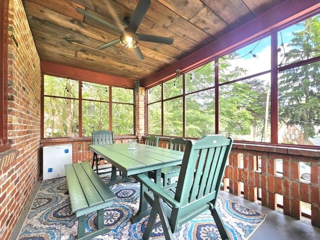 Photo - 3410 15th St N