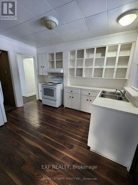 Photo - 648 Glengrove Ave