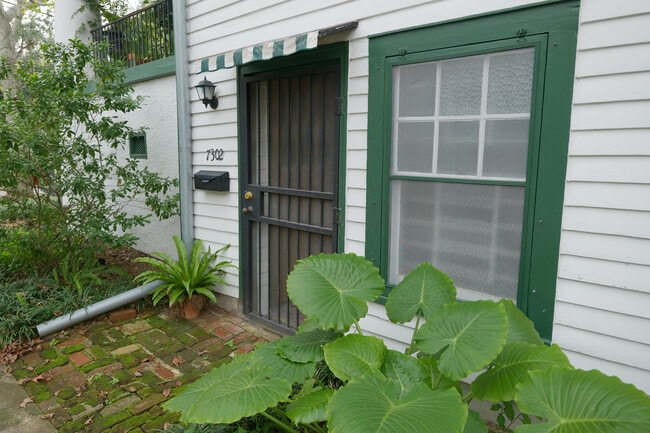 Photo - 7302 Panola St Unidad Uptown Apartment