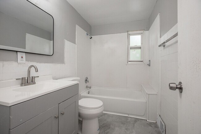 Photo - 14625 Milverton Rd Unit 14625 Milverton Rd UP_