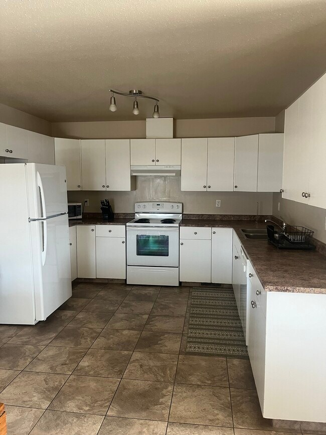 Photo - 9836-9896 96 Ave Unit C