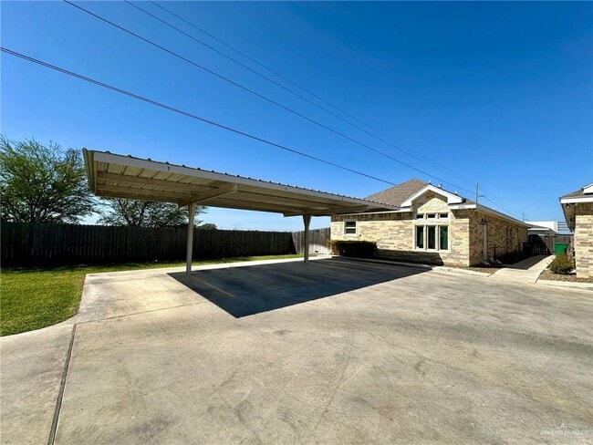 Building Photo - 20 N Winona Dr Unit 3