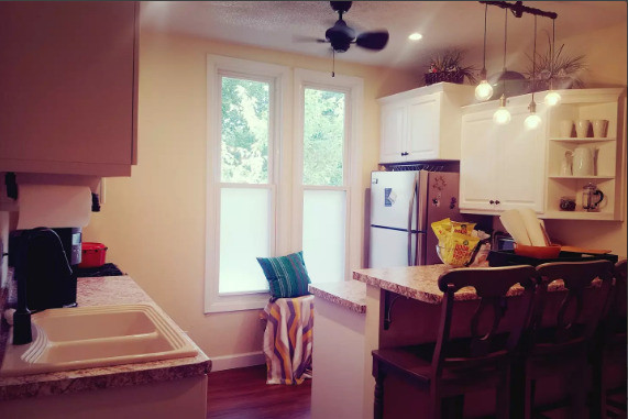 Bright, updated kitchen - 2500 Aldrich Ave S Unidad 1 Rental