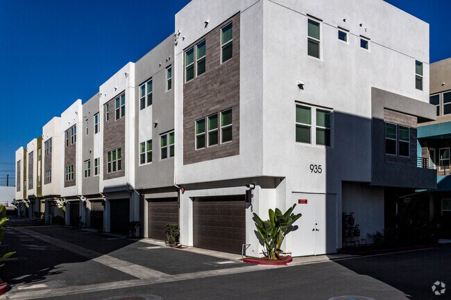 Photo - Lewis + Mason