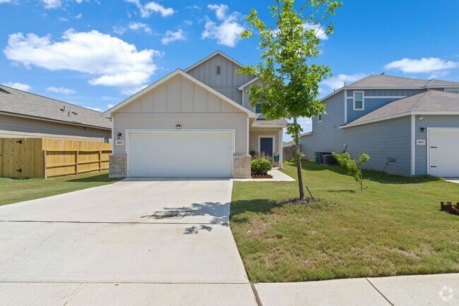 Building Photo - Stylish 4-Bedroom Home with Solar & Game R...