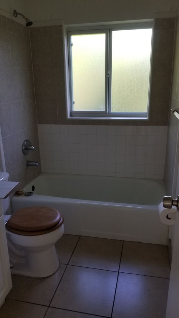 Photo - RENT REDUCTION!! 2 bed 1 bath Apartment Wa... Unit 7