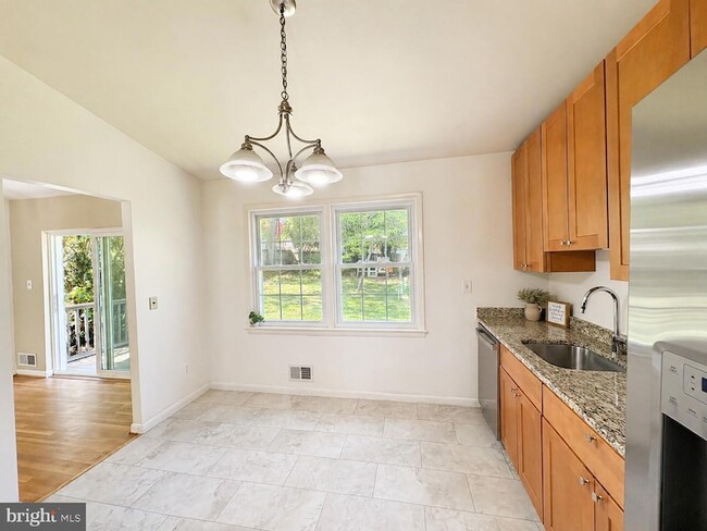 Photo - 13208 Hathaway Dr