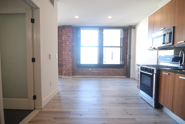 Building Photo - 460 S Spring St Unit 608