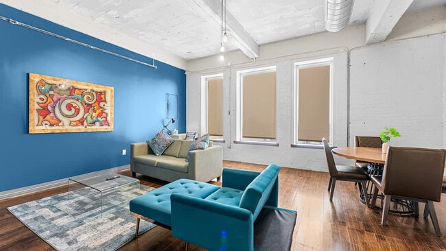 Building Photo - 500 S Ervay St Rental