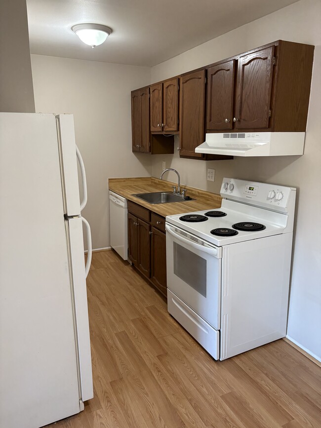 Building Photo - 803 Plate St Unit 107