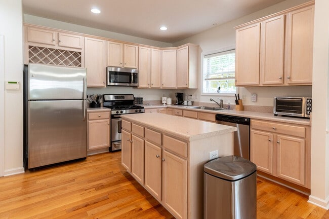 Photo - 913 Raymond Rd Unit ID1328874P