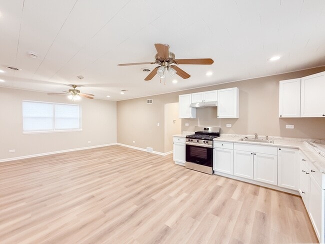 Photo - 106 E State Rd