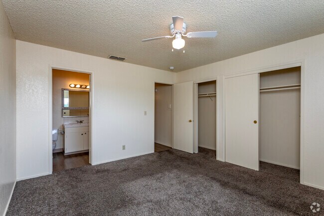 2BR, 2BA - 1,100SF - Primary Bedroom