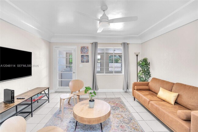 261 SW 15th St Unidad 2
