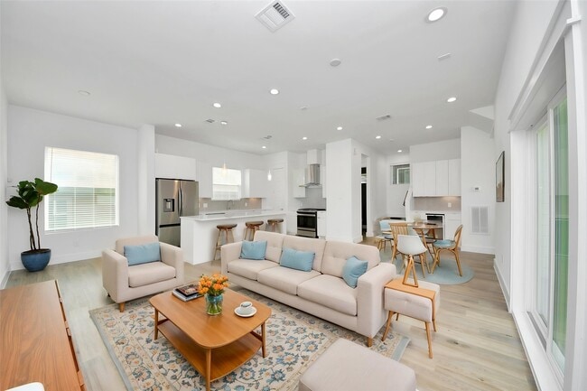 Building Photo - 4608 Coke St