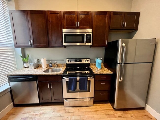 Photo - 139 Pearl St NW