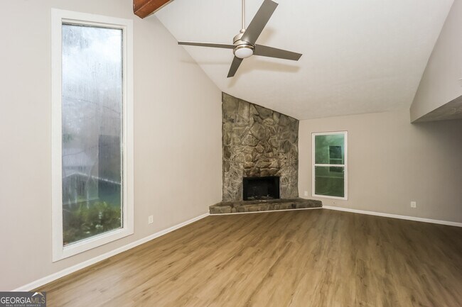 Photo - 4433 Woodbank Ln