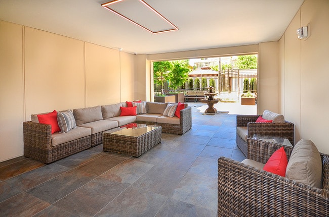Courtyard Lounge