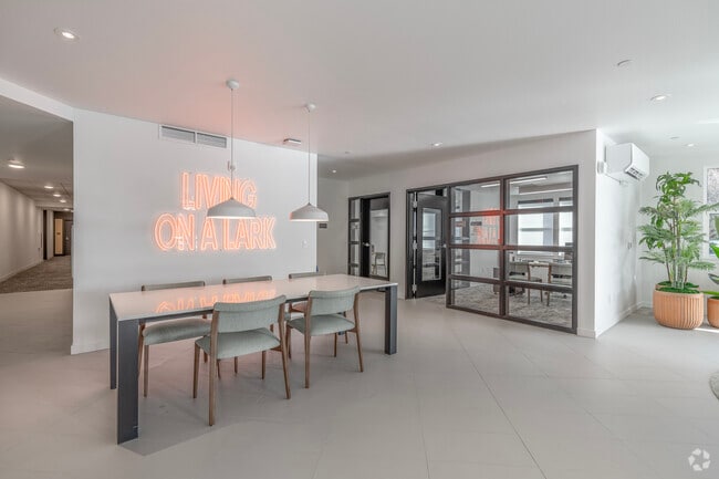 Leasing Center