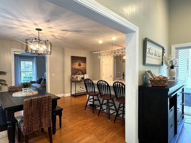 Photo - 415 Modoc Hl Rd