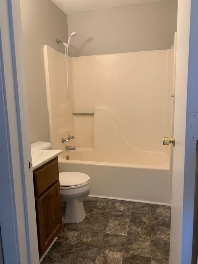 Photo - Colonial Estates