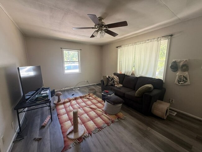 Photo - Inviting 2 Bed, 1 Bath Home in Peaceful Urbana Neighborhood