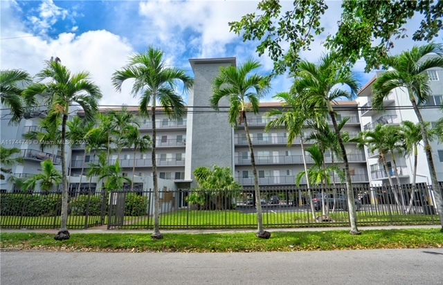 Photo - 900 SW 84th Ave Condo Unit 306