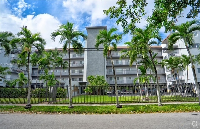 Building Photo - 900 SW 84th Ave Unit 306 Rental