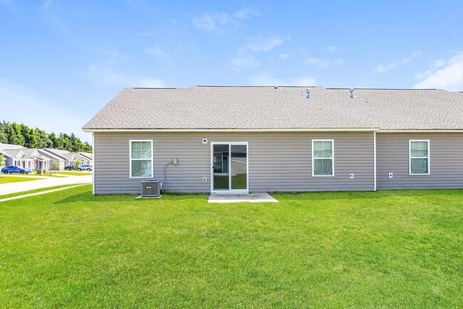 Photo - 487 Conifer St