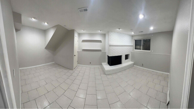 Building Photo - 000 Sir Michael Dr Rental