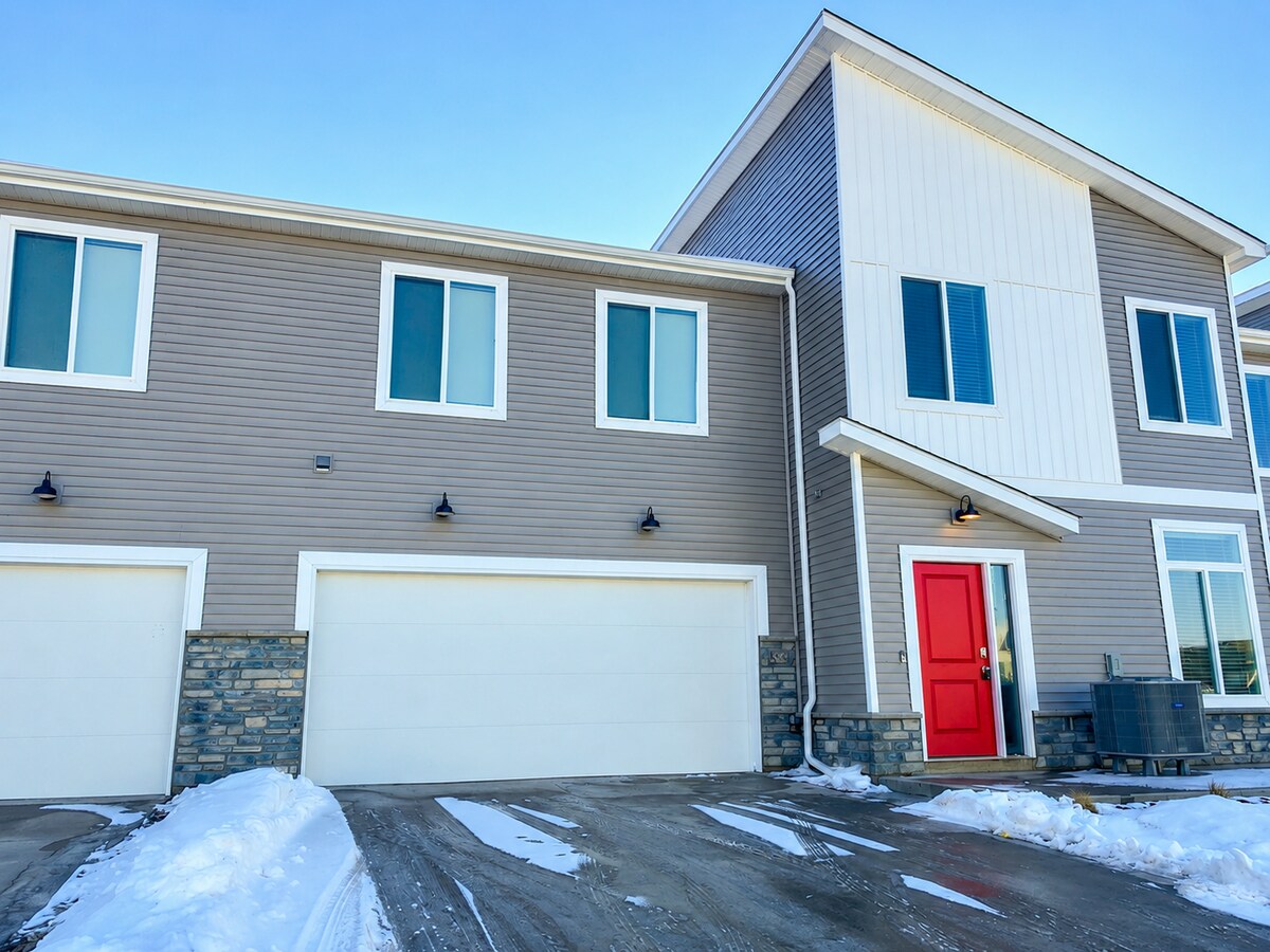 Photo - 854 NE Phlox Ave