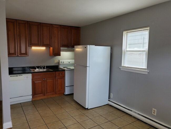 Building Photo - 373 W Old Indian Trail Unit 2