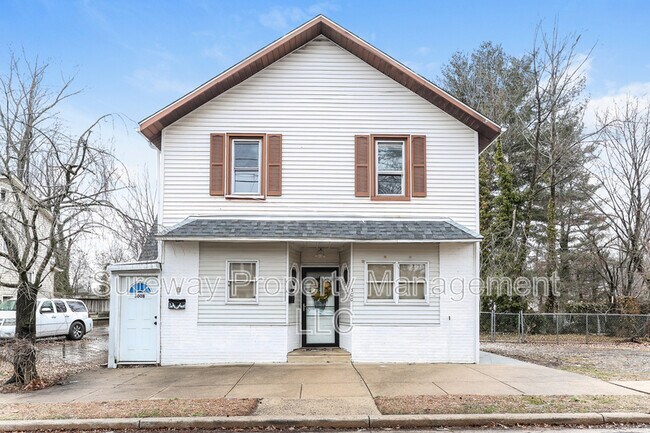 Photo - 300 Monroe Ave Unit B