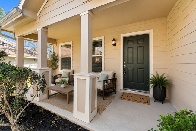 Building Photo - 6 Druids Glen Pl